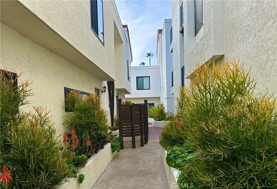 3525 Lebon Drive #204, San Diego, CA 92122 - #3