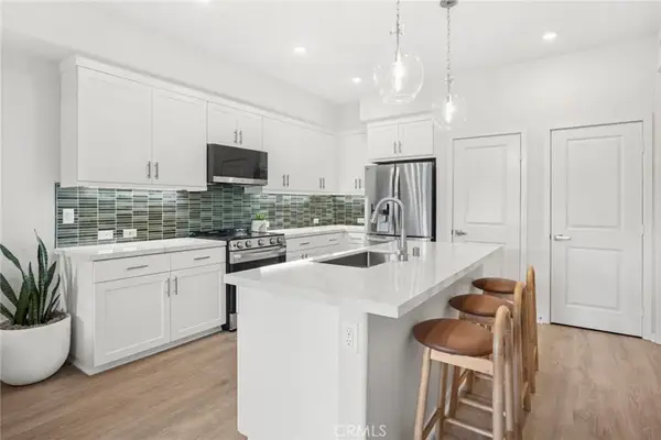 555 Gregory Way, Glendora, CA 91740