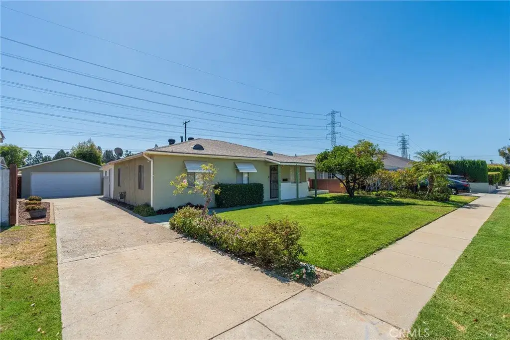 13928 Carfax Ave., Bellflower, CA 90706 - #1