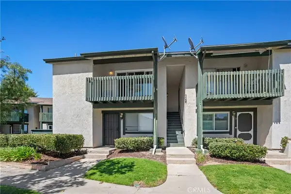 23232 Orange Av #2, Lake Forest, CA 92630