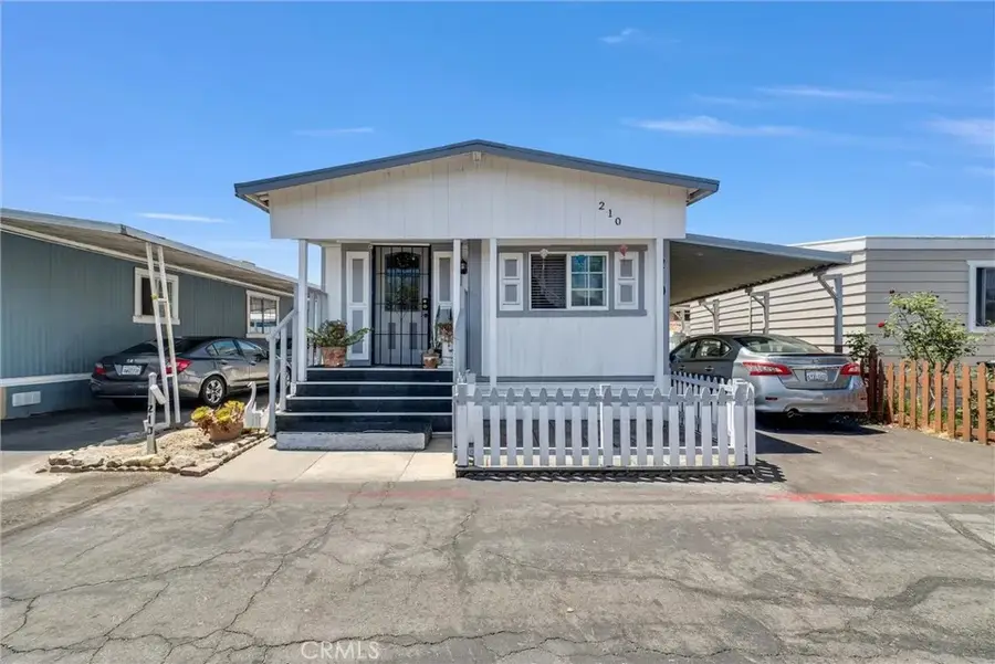 210 Dresden Ave North, Santa Ana, CA 92703 - #2