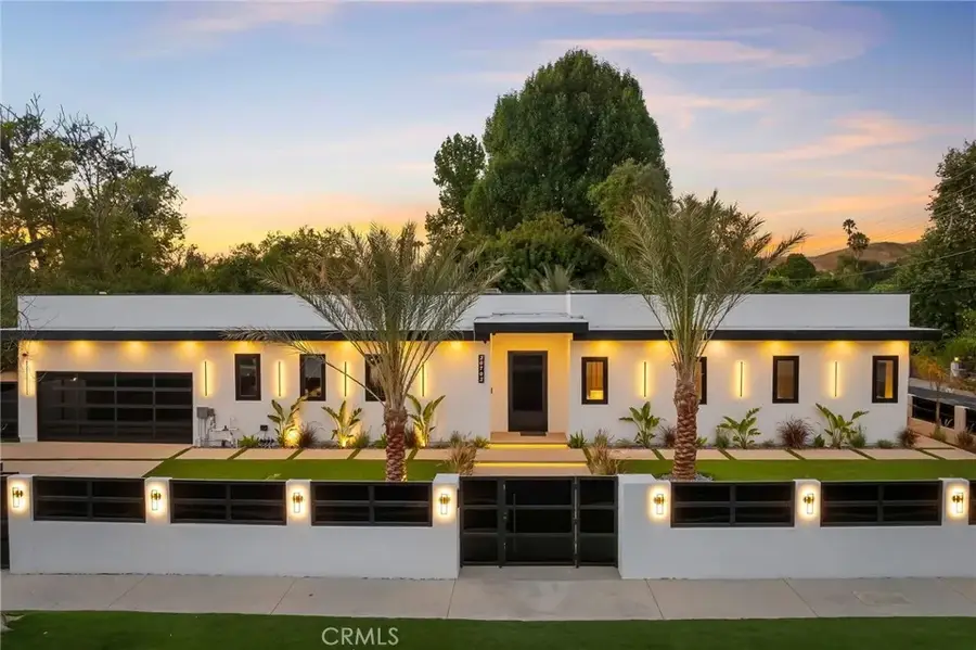 20703 Quedo Dr, Woodland Hills, CA 91364 - #2