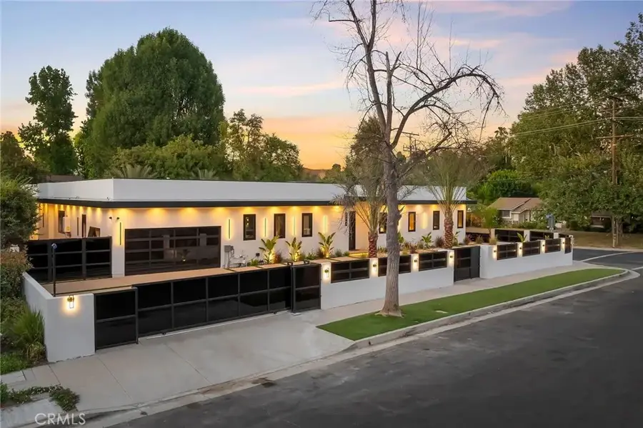 20703 Quedo Dr, Woodland Hills, CA 91364 - #3