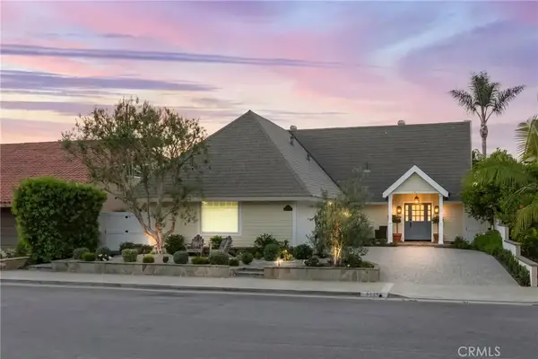 9601 Dumbreck Drive, Huntington Beach, CA 92646