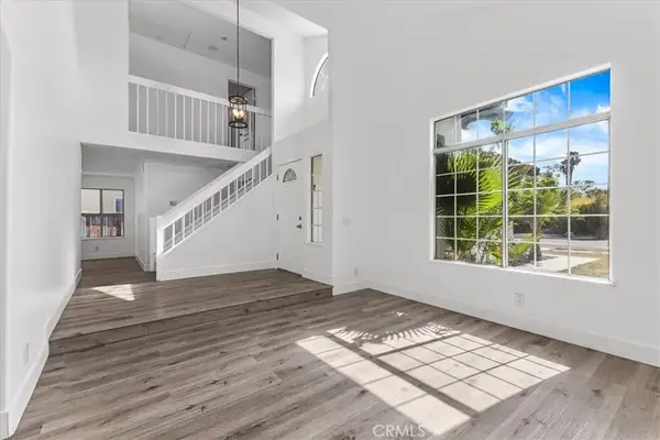 718 Saint Helena, Corona, CA 92879