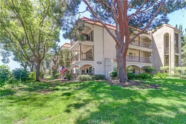 3500 Bahia Blanca W #3B, Laguna Woods, CA 92637