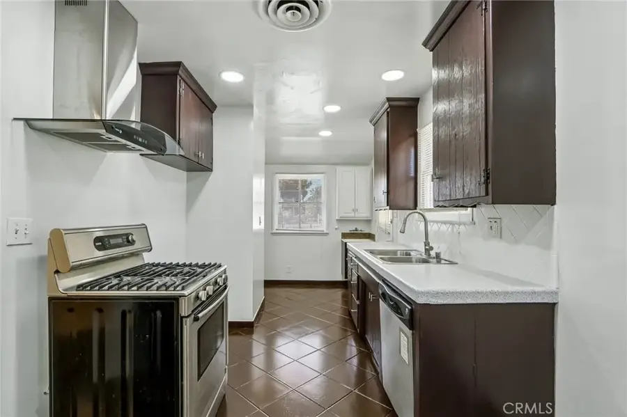 13155 Gault, North Hollywood, CA 91605 - #2