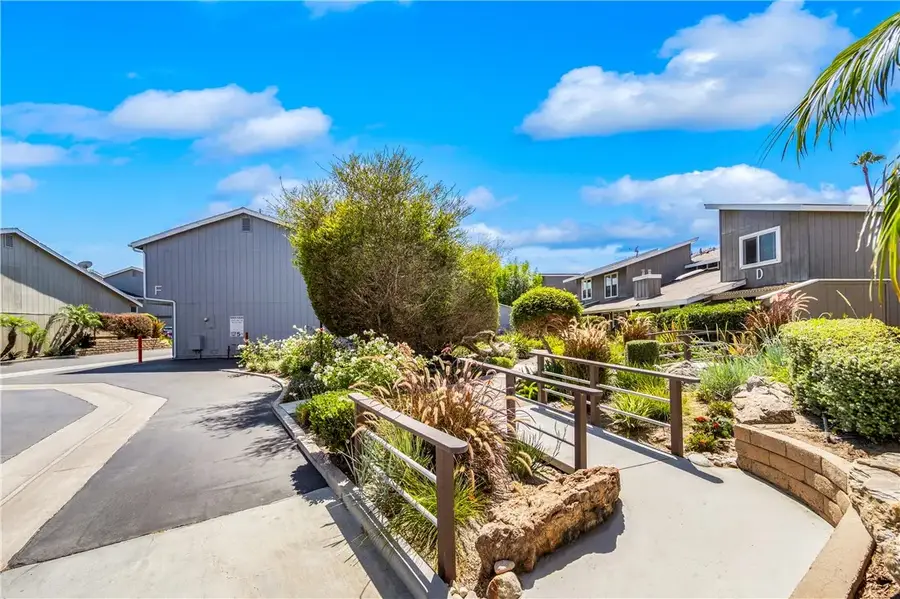 345 University #F6, Costa Mesa, CA 92627 - #3