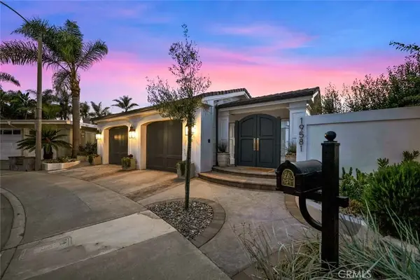 19581 Summer Breeze, Huntington Beach, CA 92648