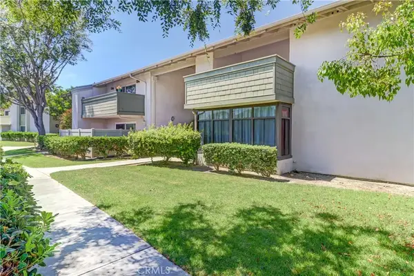 8633 Portola Court #17-E, Huntington Beach, CA 92646