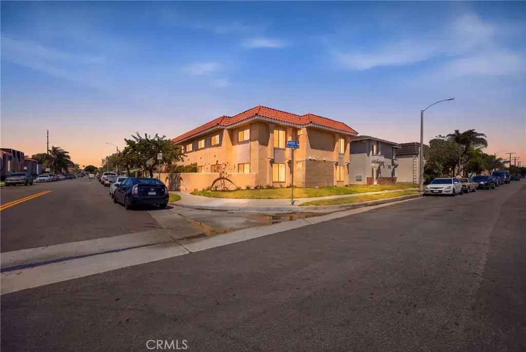1501 Huntington Street, Huntington Beach, CA 92648 - #1