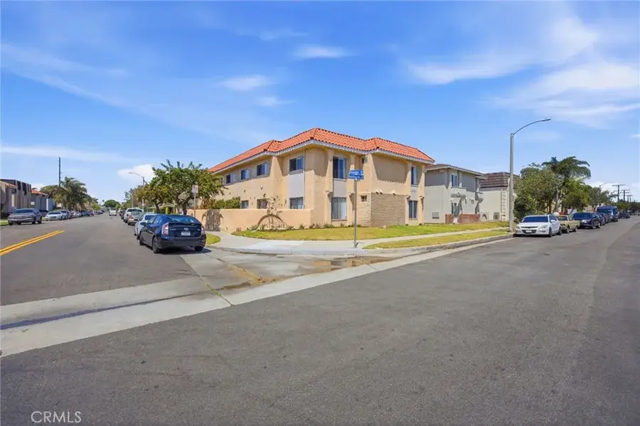1501 Huntington Street, Huntington Beach, CA 92648 - #2
