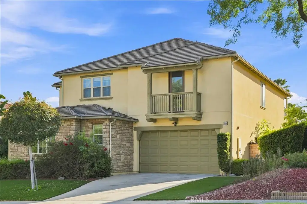 858 E Manresa, Azusa, CA 91702 - #1