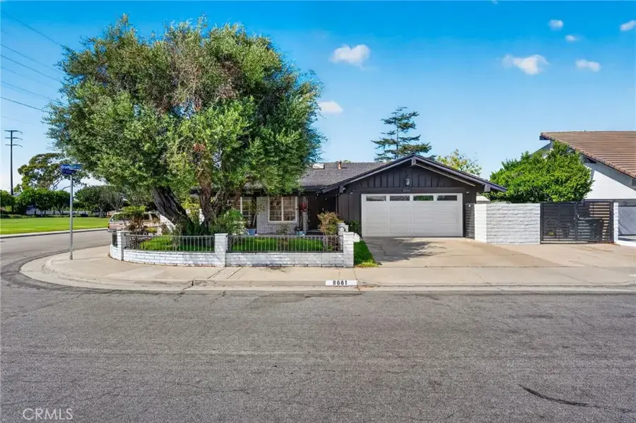 8661 Brookside Drive, Huntington Beach, CA 92646 - #2