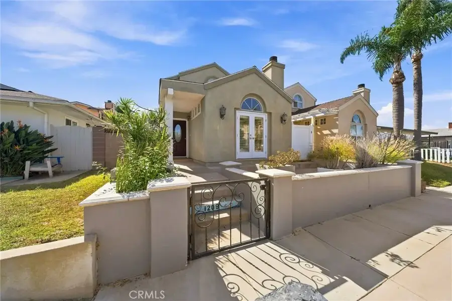 1209 Huntington Street, Huntington Beach, CA 92648 - #3