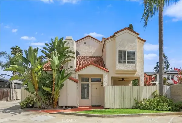 2575 Elden Avenue #3, Costa Mesa, CA 92627