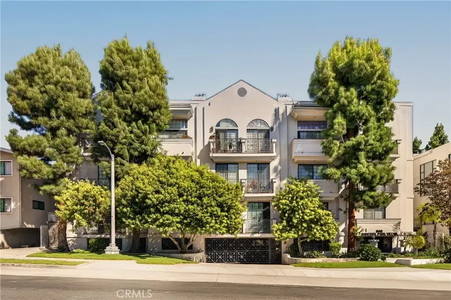 860 S Lucerne #103, Los Angeles, CA 90005 - #2