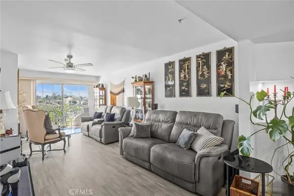 4755 Templeton St #2215, Los Angeles, CA 90032