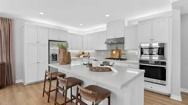 28869 Pineridge Lane, Canyon Country, CA 91387