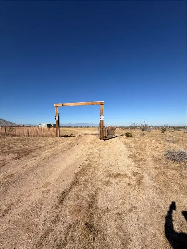 23952 Apple Valley, Apple Valley, CA 92308