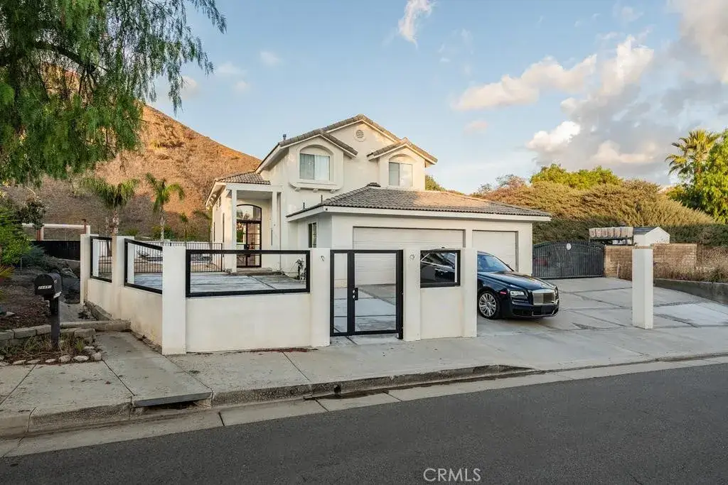 28491 Nicholas Circle, Saugus, CA 91350 - #1