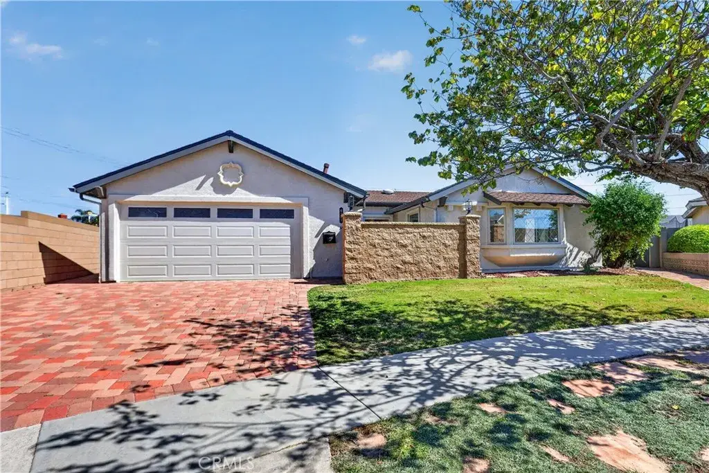 6121 Arrowhead Drive, Huntington Beach, CA 92647 - #1