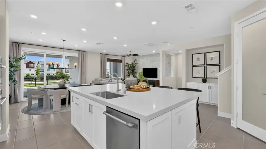 933 Treble, Irvine, CA 92618 - #3