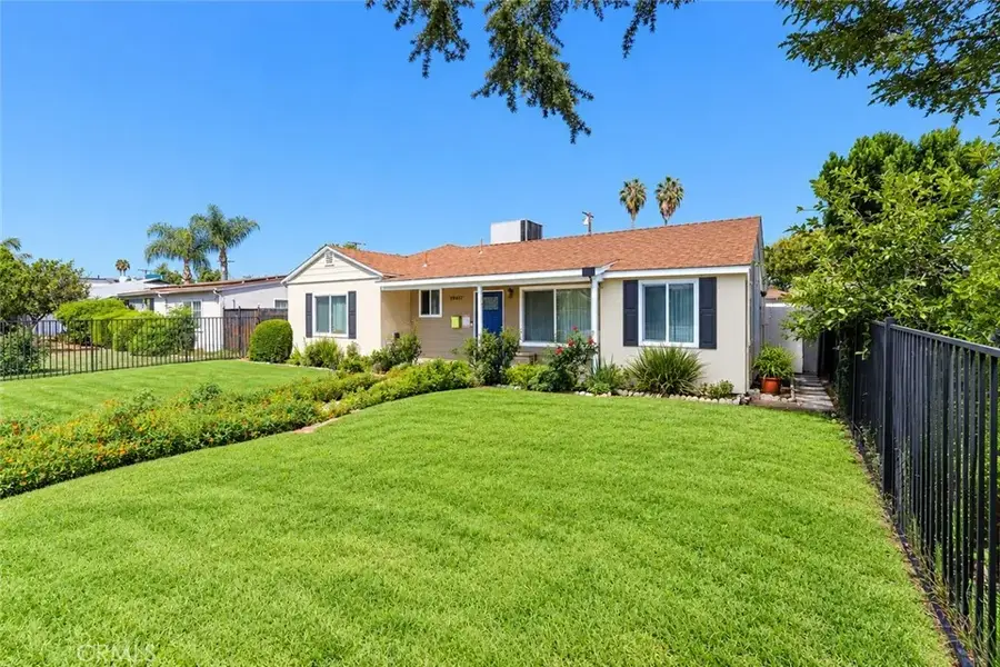 19417 Vanowen, Reseda, CA 91335 - #2