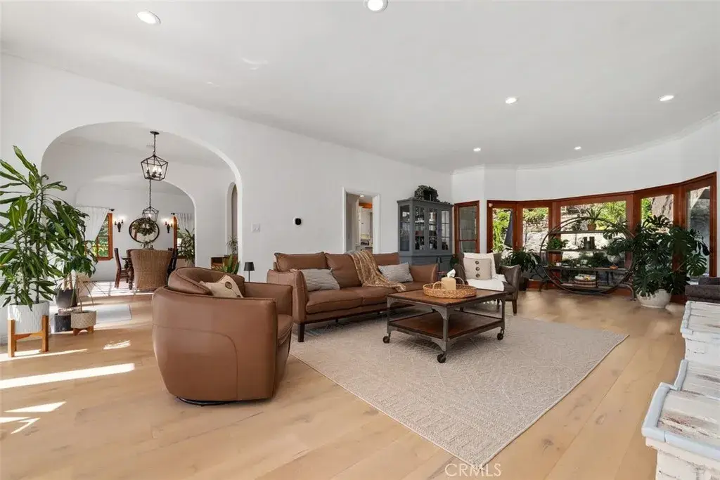 611 Country Club, Burbank, CA 91501 - #1