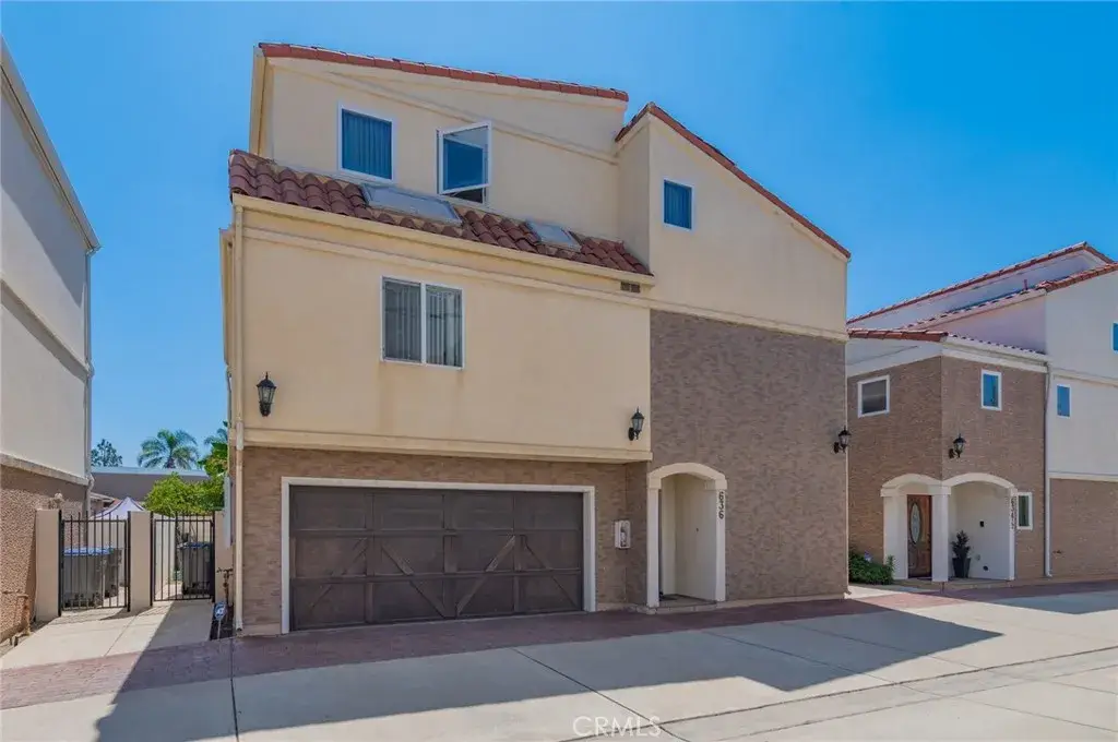 636 E 220th, Carson, CA 90745 - #1