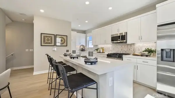 27448 Novella Lane, Valencia, CA 91381