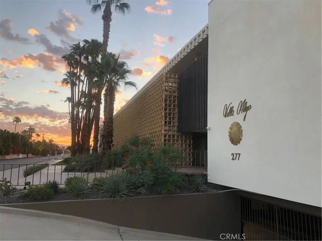 277 E Alejo Rd #204, Palm Springs, CA 92262 - #1