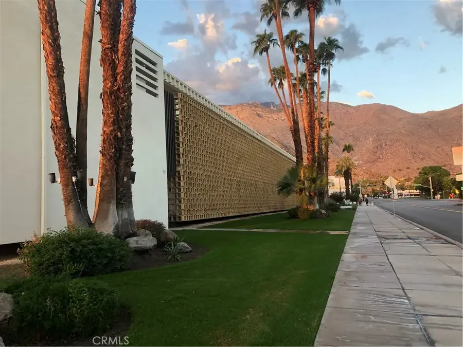 277 E Alejo Rd #204, Palm Springs, CA 92262 - #2