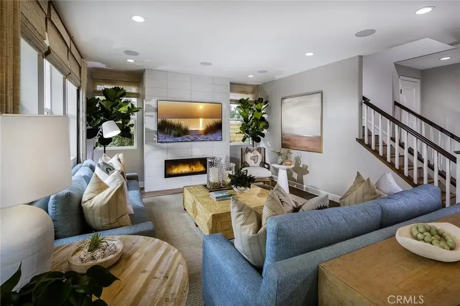 137 S Nevada Avenue, San Buenaventura Ventura, CA 93004 - #3