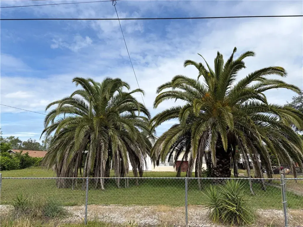 4 Buehler Avenue, Oroville, CA 95966 - #1