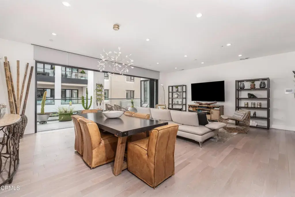 330 W Green Street #306, Pasadena, CA 91105 - Image #1