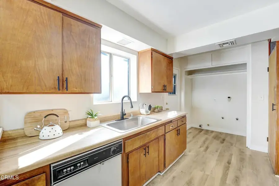 8444 Grenoble Street, Sunland, CA 91040 - Image #3