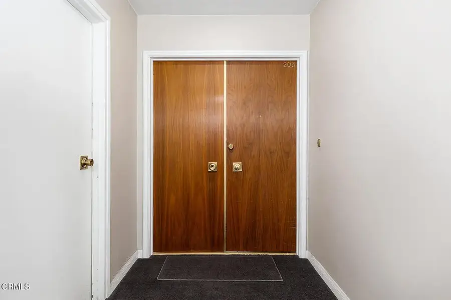 385 S Oakland Avenue #205, Pasadena, CA 91101 - Image #2