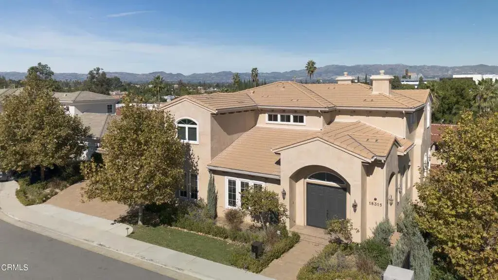 18315 Columbus Circle, Tarzana, CA 91356 - #1