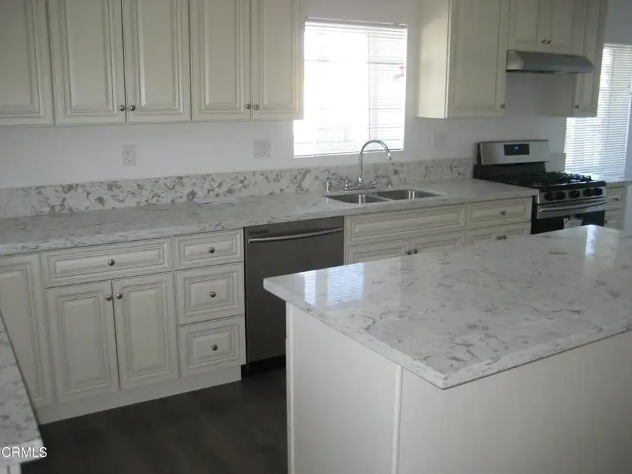 10143 Mountair Avenue, Tujunga, CA 91042 - #3