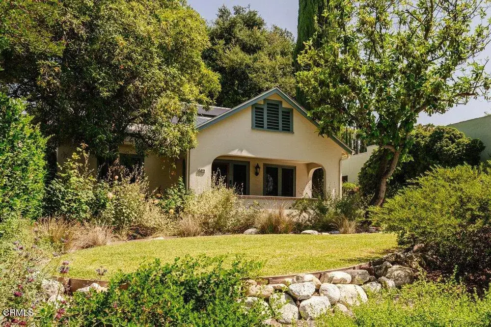 689 E Woodbury Road, Altadena, CA 91001 - #1