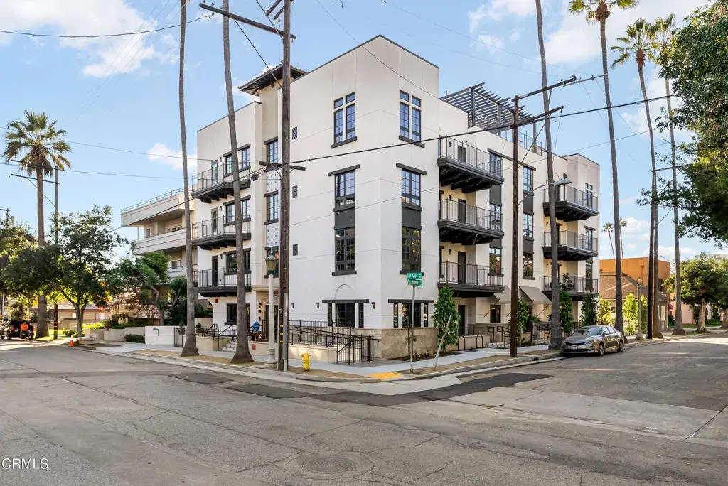 139 S Oak Knoll Avenue #104, Pasadena, CA 91101 - #1