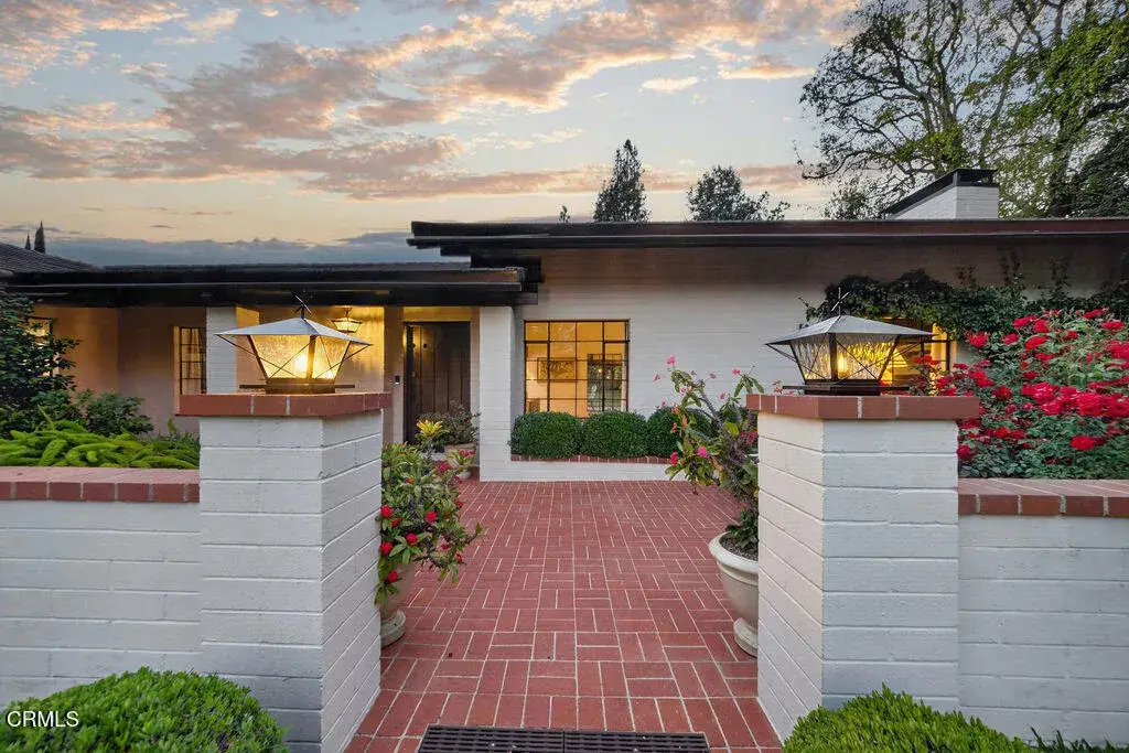 1115 S Oak Knoll Avenue, Pasadena, CA 91106 - #1