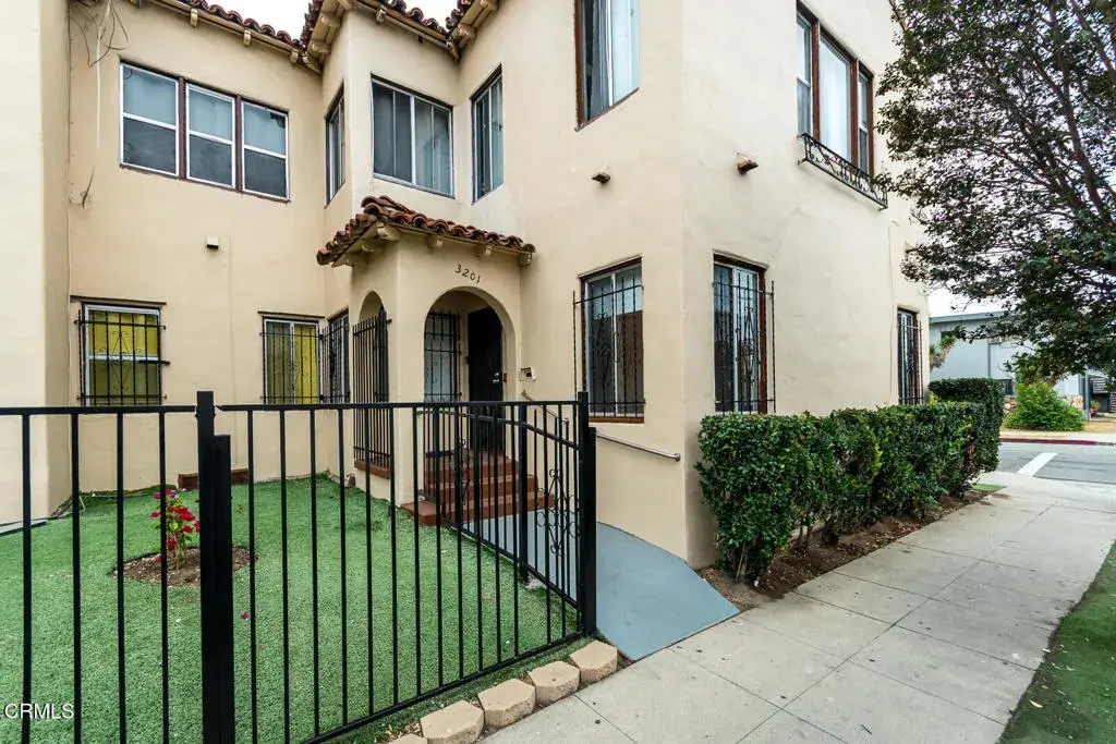 3201 W 21st Street, Los Angeles, CA 90018 - #1