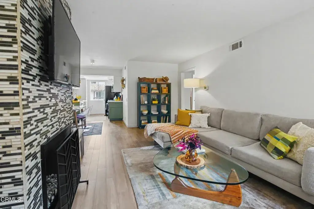 10960 Bluffside #102, Studio City, CA 91604 - #1