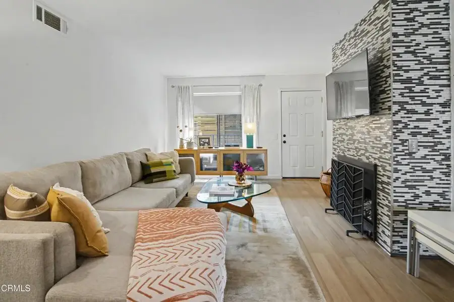 10960 Bluffside #102, Studio City, CA 91604 - #2