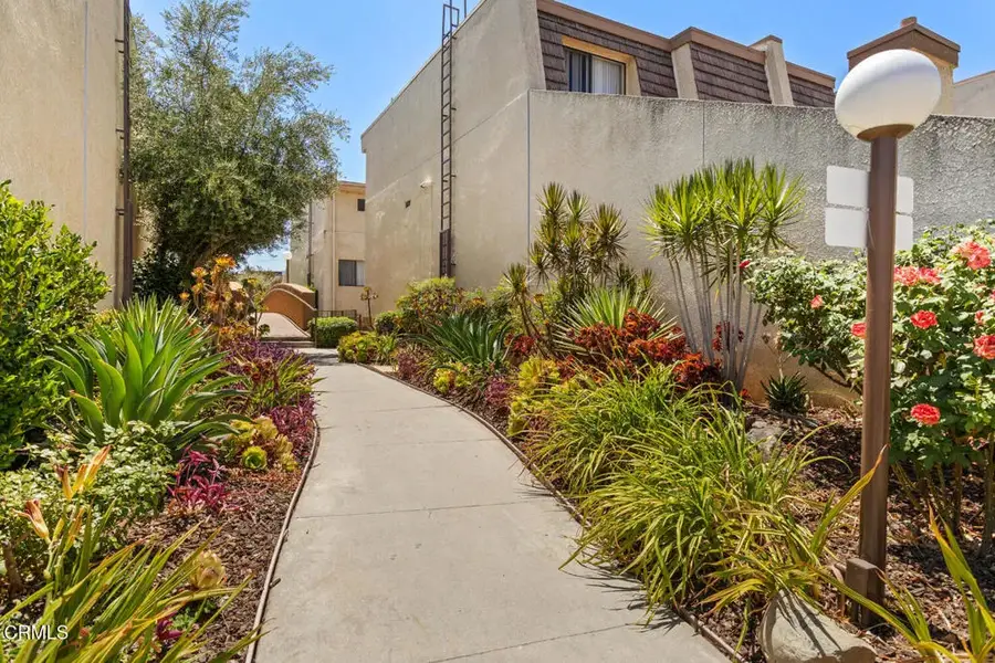 18409 Collins Street #F, Tarzana, CA 91356 - #2