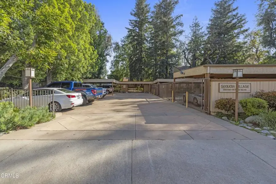 22330 Victory Boulevard #401, Woodland Hills, CA 91367 - #3