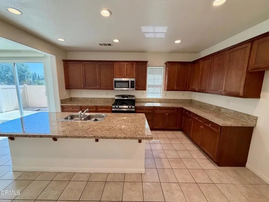 699 S Mandarin Lane, Rialto, CA 92376 - #3