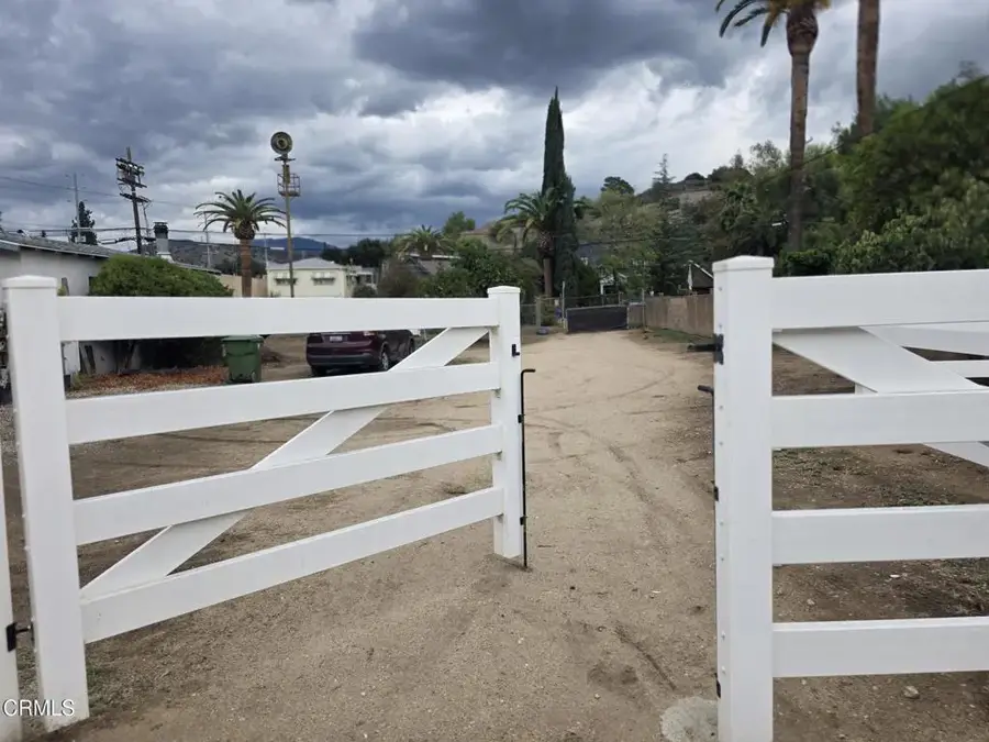 9735 Wheatland Avenue, Sunland, CA 91040 - #2